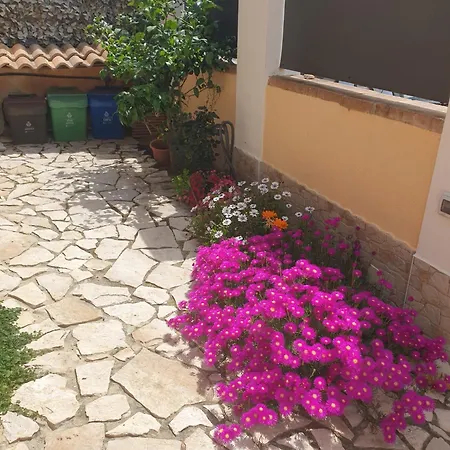 Nyaraló Lito's House In